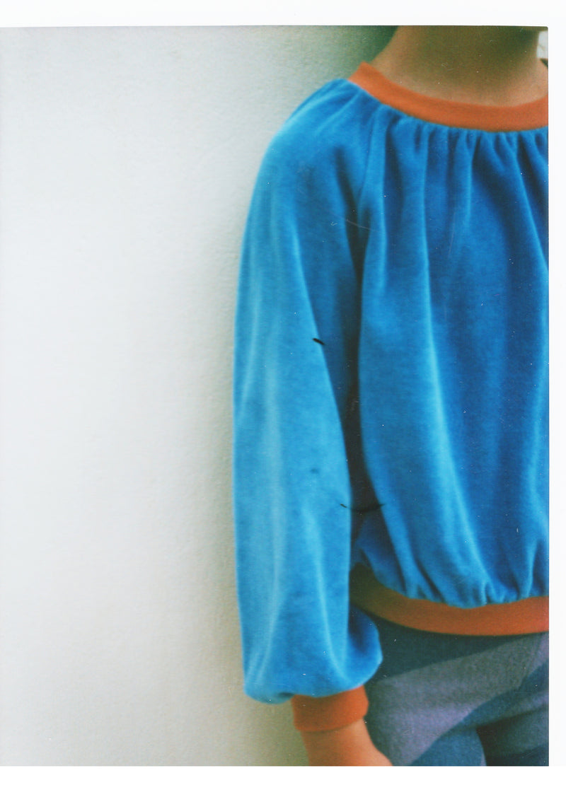 25111 Soft Velour Sweatshirt - Blue Red